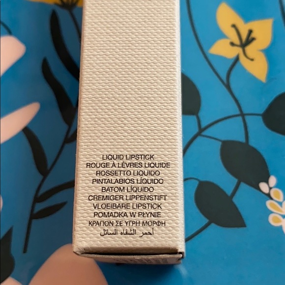 Burberry Liquid Lip Velvet NWT Regiment Red No. 37 - Picture 7 of 12